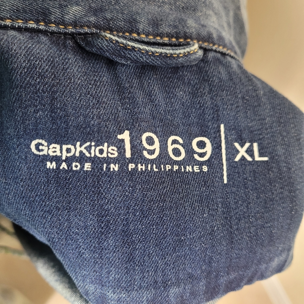 GAP Jean Jacket - Picture 4 of 5